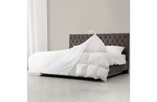 Cozy up with the Premium Duvet Insert / Comforter, perfect for a luxurious night’s sleep in any bedroom.