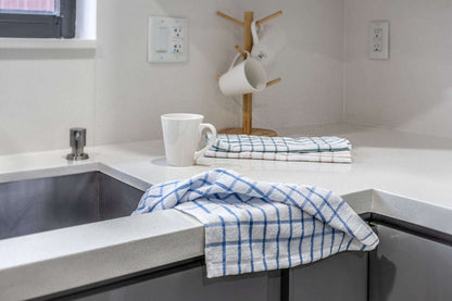 Stylish and durable Premium Kitchen Towels – 12-Pack in blue, perfect for everyday cleaning and drying tasks.